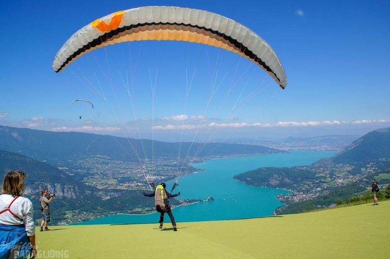 Annecy_Papillon-Paragliding-181.jpg
