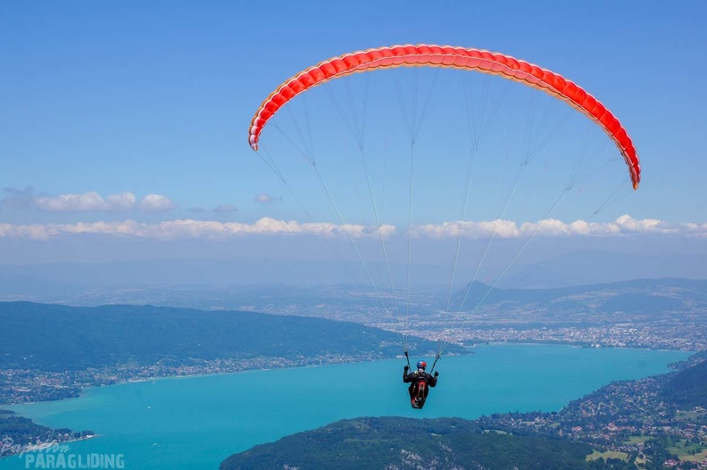 Annecy_Papillon-Paragliding-225.jpg