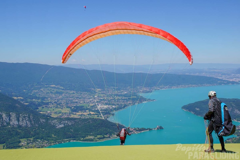 Annecy Papillon-Paragliding-275