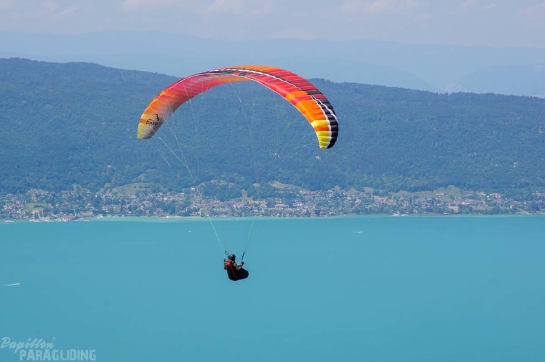 Annecy Papillon-Paragliding-430