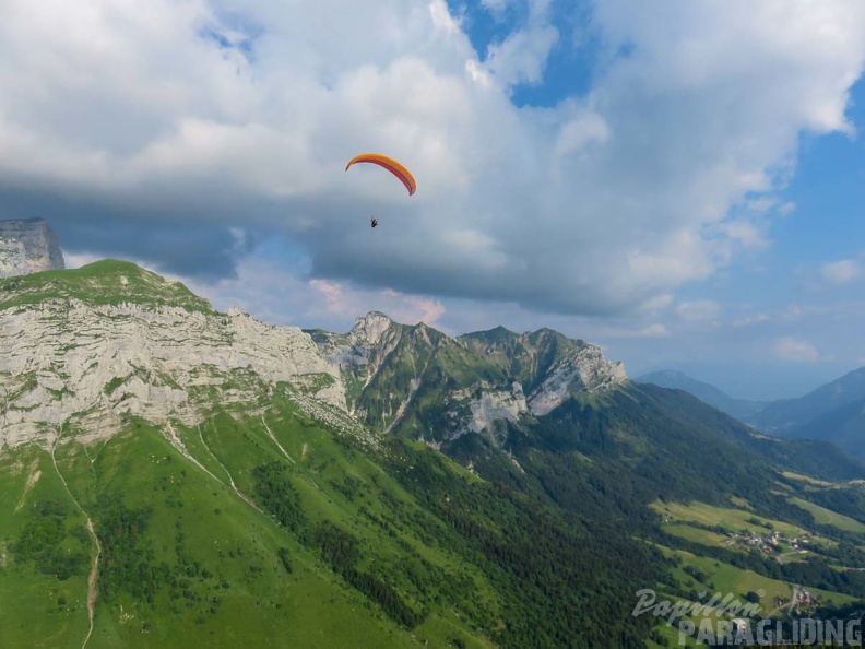 Annecy Papillon-Paragliding-470