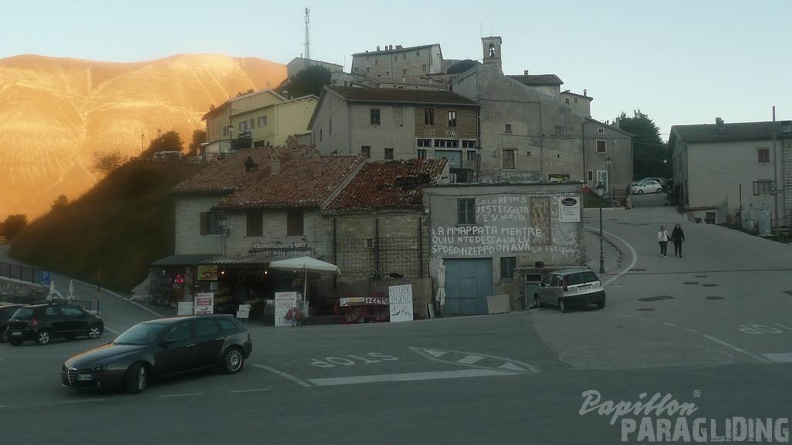 2011 Castelluccio Gleitschirm 016