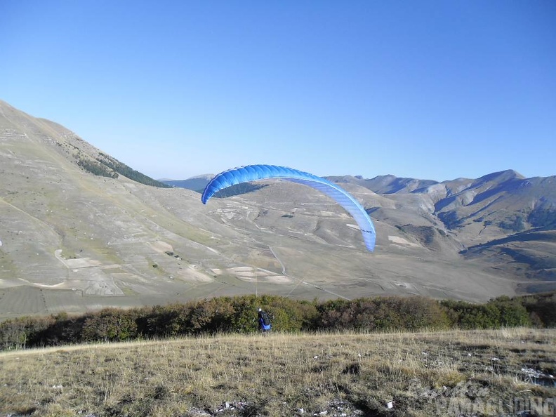 2011_Castelluccio_Gleitschirm_235.jpg