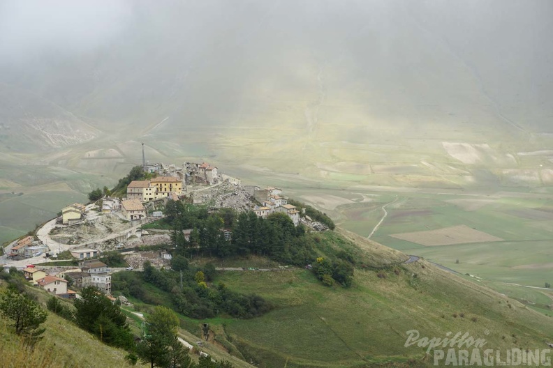 FC40.19 Castelluccio-Paragliding-168