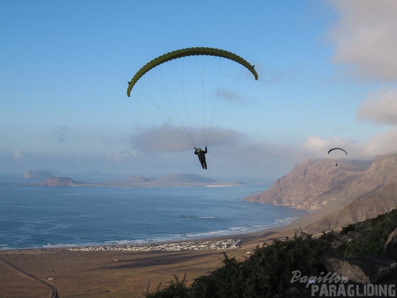 lanzarote-paragliding-400