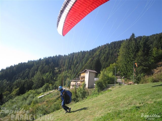 2011 Levico Terme Paragliding 002