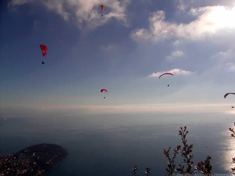 2005 Monaco 04-05 Paragliding 028