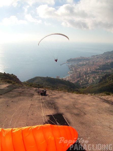 2005 Monaco 05 Paragliding 014