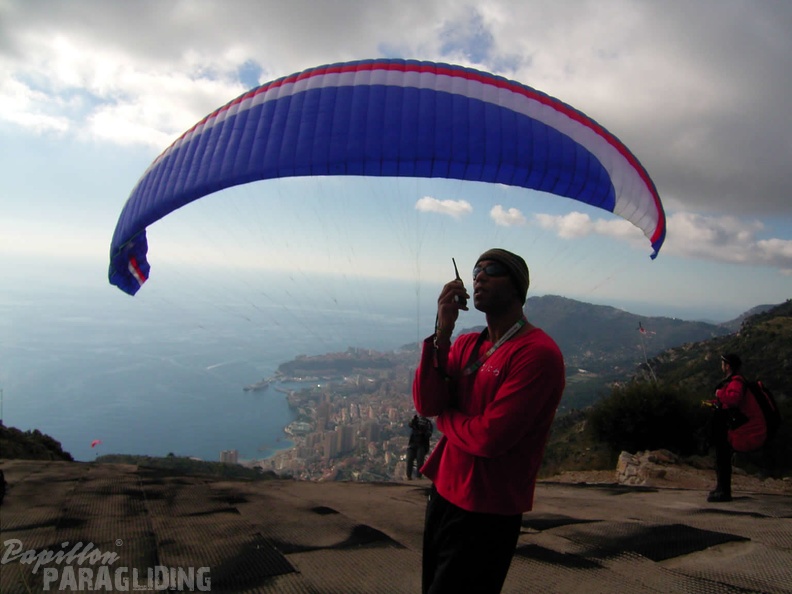 2005 Monaco 05 Paragliding 033