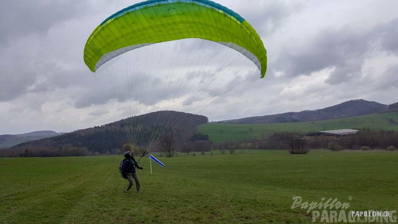 fg14.19 paragliding-135