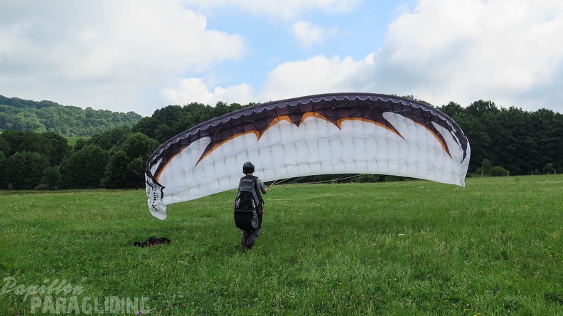 FG30.15_Paragliding-Rhoen-1012.jpg