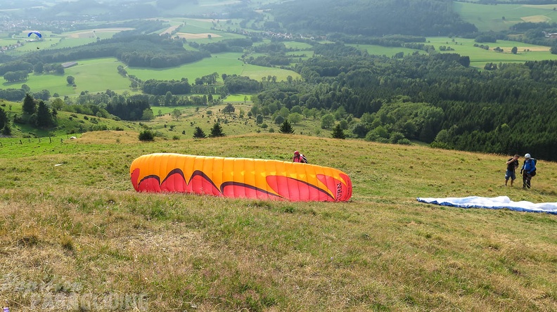 FG30.15_Paragliding-Rhoen-1075.jpg