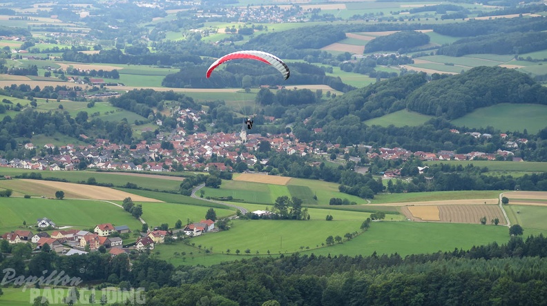 FG30.15_Paragliding-Rhoen-1821.jpg