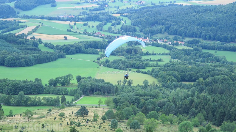 FG30.15_Paragliding-Rhoen-2127.jpg