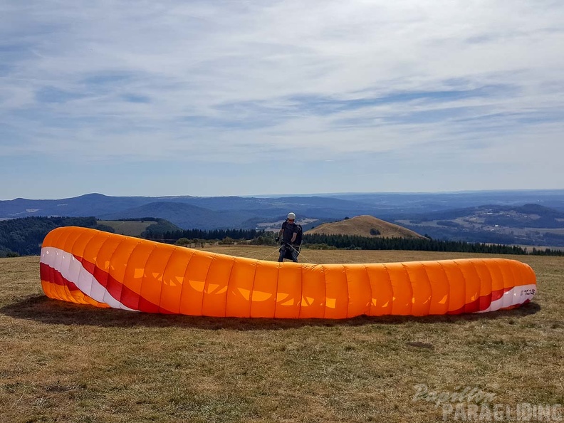 FG33.18_Paragliding-103.jpg