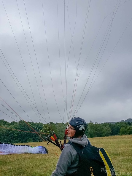 FG33.18 Paragliding-124