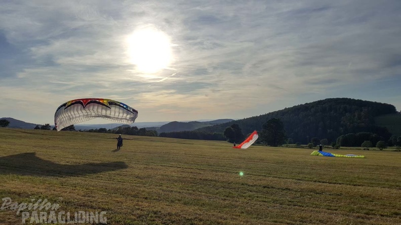FG38.19_STR-Paragliding-Rhoen-106.jpg