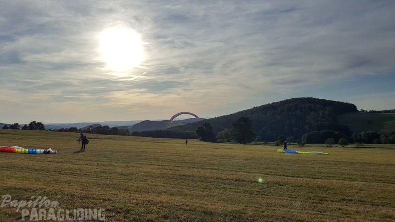 FG38.19_STR-Paragliding-Rhoen-107.jpg
