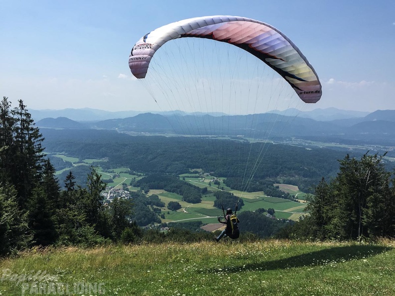 FSB30.15 Paragliding-Bled.jpg-1080