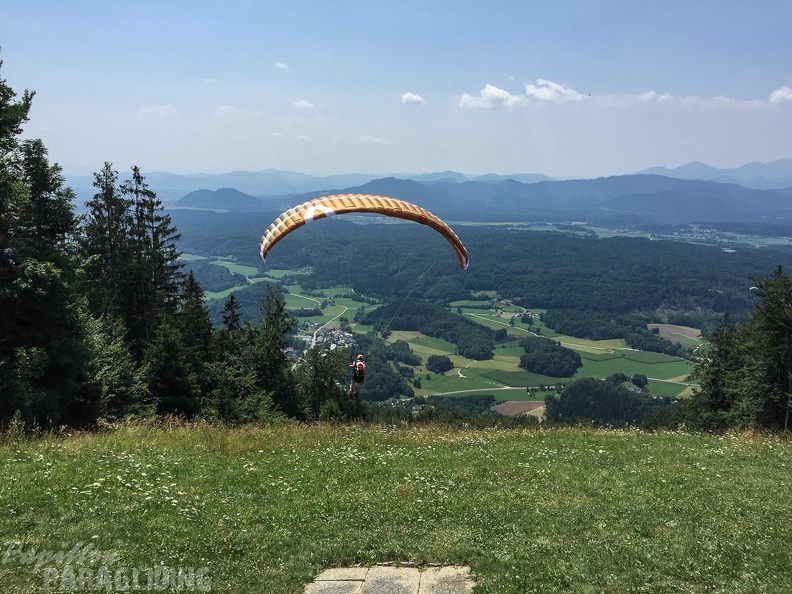 FSB30.15 Paragliding-Bled.jpg-1102