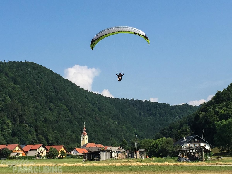 FSB30.15 Paragliding-Bled.jpg-1205
