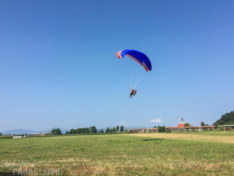 FSB30.15 Paragliding-Bled.jpg-1213