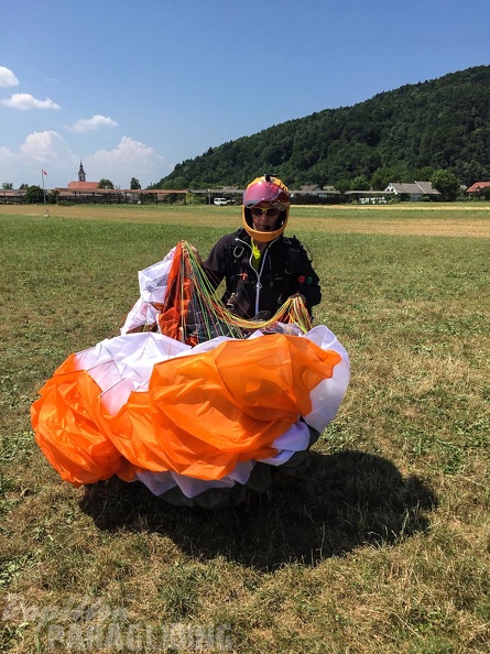FSB30.15 Paragliding-Bled.jpg-1240