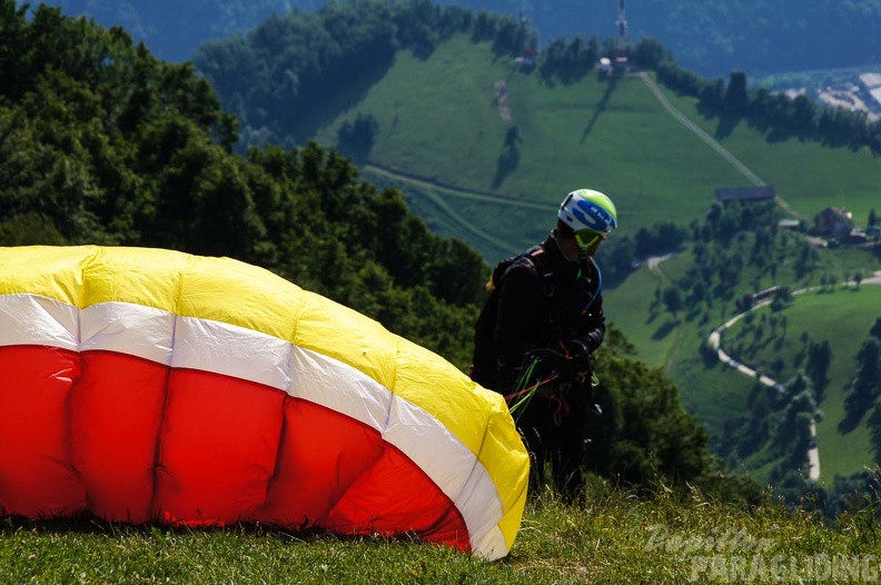 FS24.17 Slowenien-Paragliding-Papillon-116