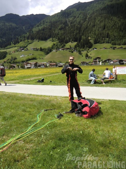 2011 FW17.11 Paragliding 211