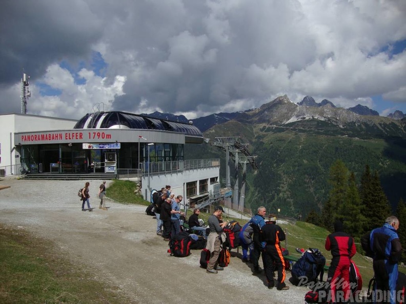 2011 FW17.11 Paragliding 301