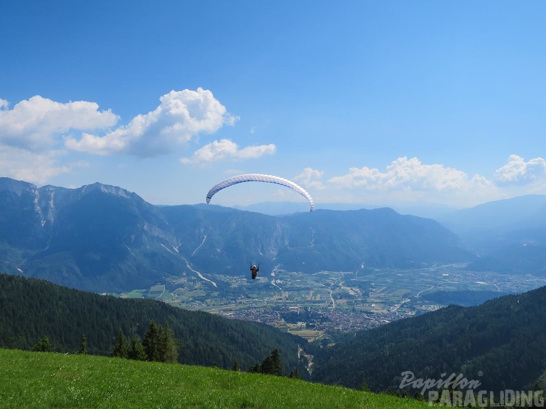 FWA26.16-Watles-Paragliding-1210