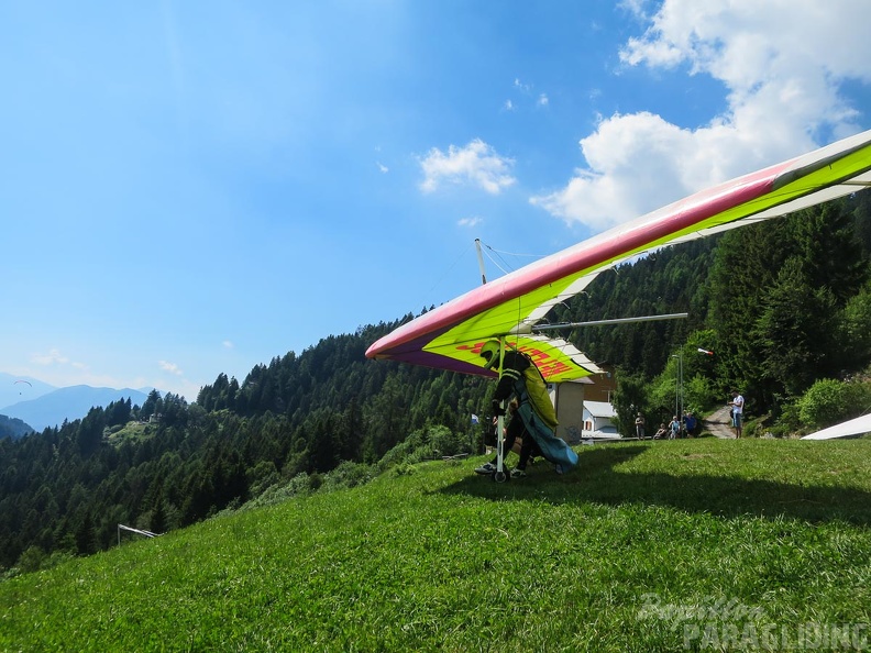 FWA26.16-Watles-Paragliding-1211