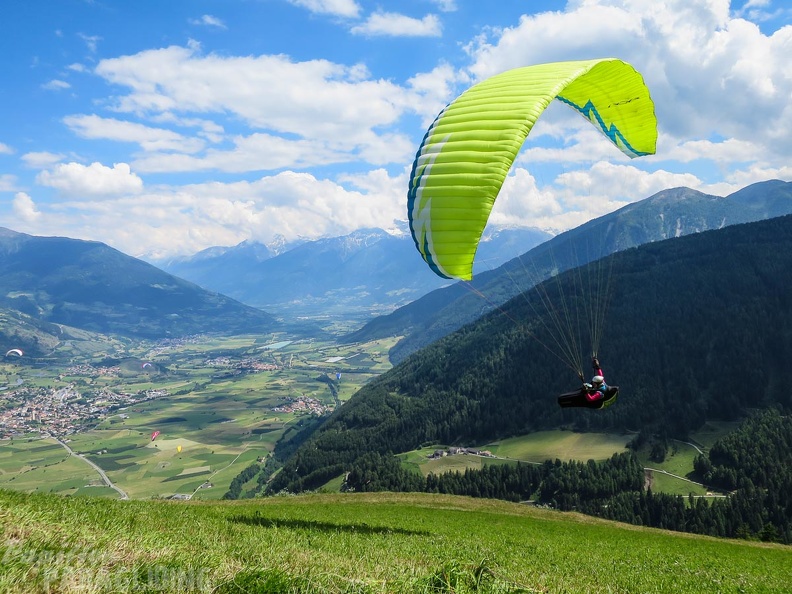 FWA26.16-Watles-Paragliding-1409