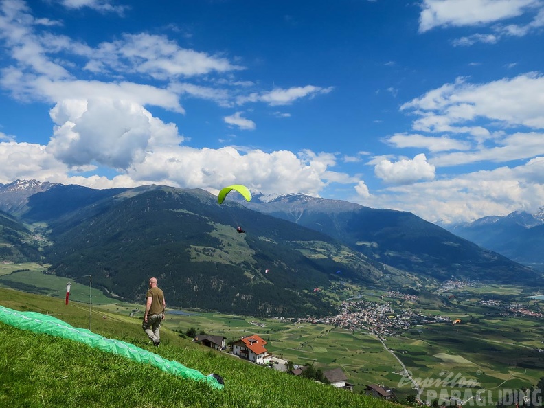 FWA26.16-Watles-Paragliding-1411