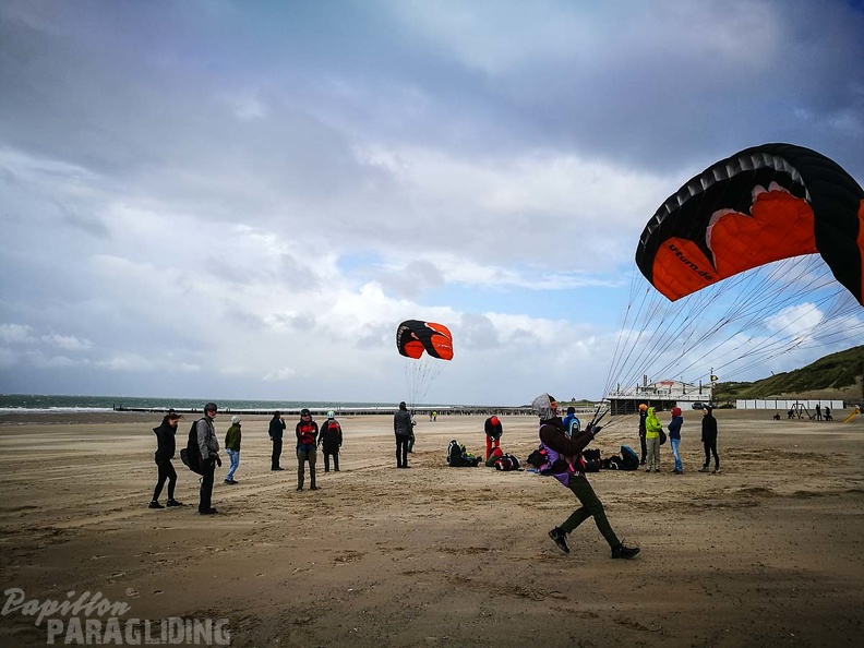FZ37.17 Zoutelande-Paragliding-121