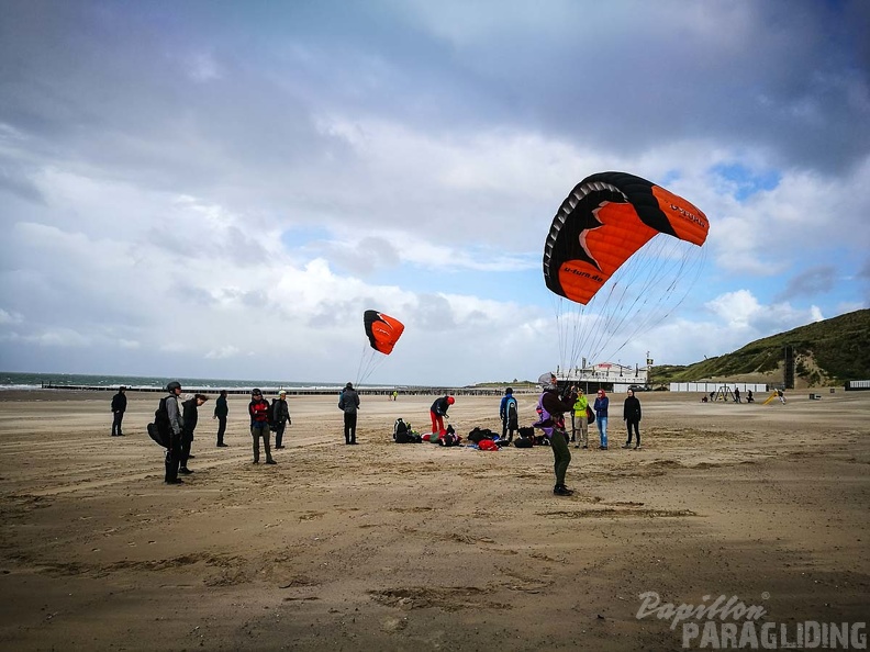 FZ37.17 Zoutelande-Paragliding-122