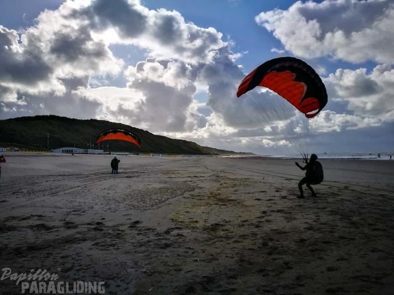 FZ37.17 Zoutelande-Paragliding-125