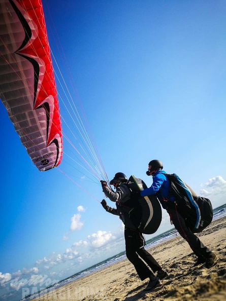 FZ37.17_Zoutelande-Paragliding-202.jpg