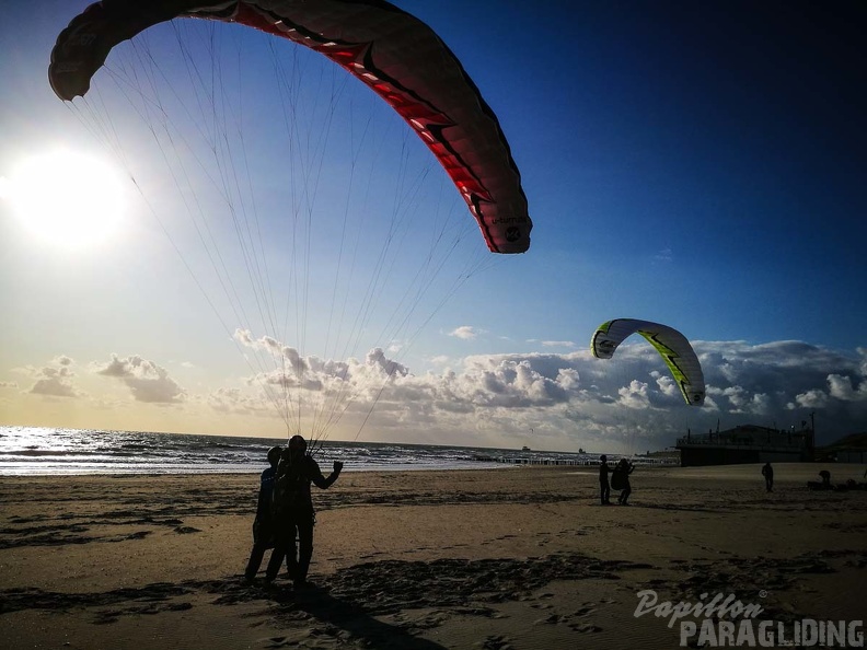 FZ37.17 Zoutelande-Paragliding-205