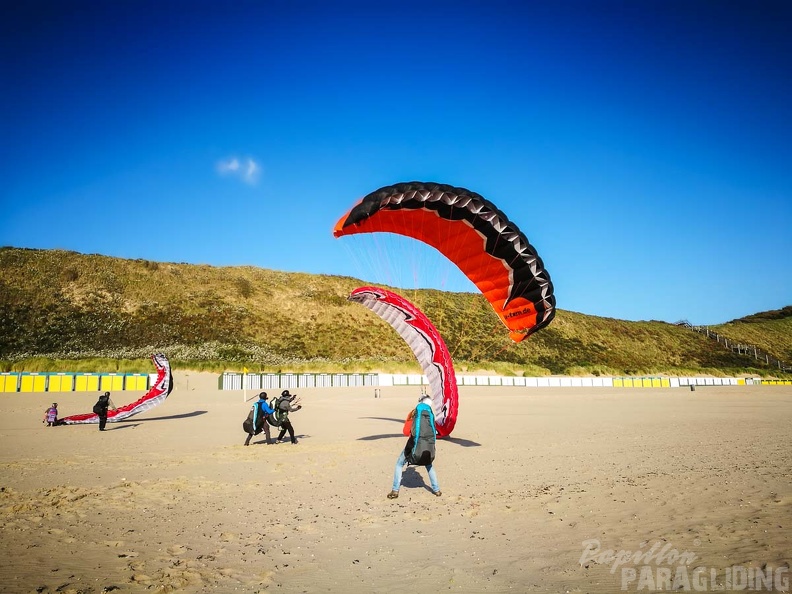 FZ37.17 Zoutelande-Paragliding-216