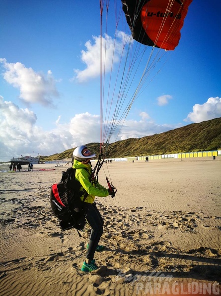 FZ37.17 Zoutelande-Paragliding-223