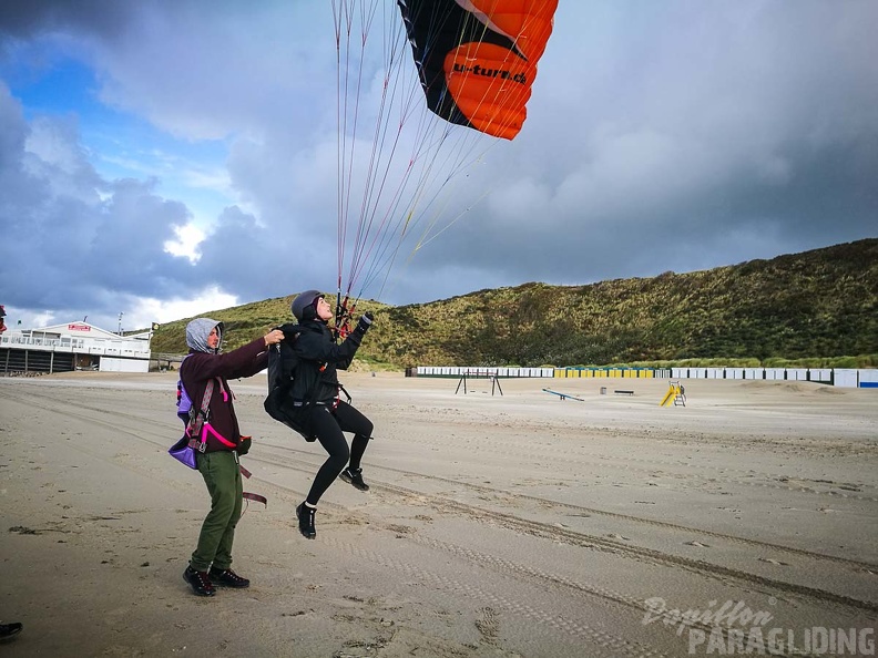 FZ37.17 Zoutelande-Paragliding-277