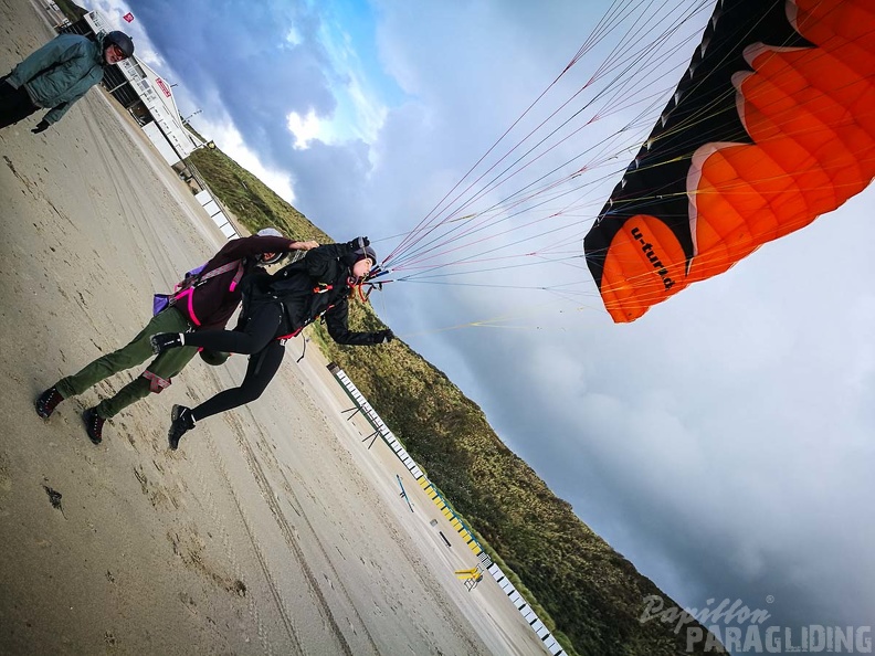 FZ37.17 Zoutelande-Paragliding-280