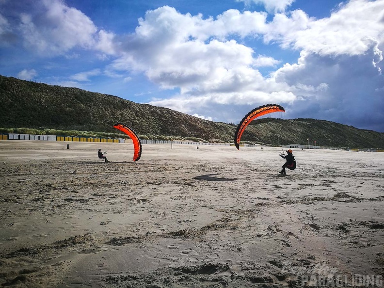 FZ37.17 Zoutelande-Paragliding-284