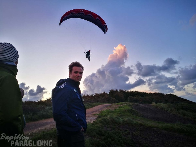 FZ37.17 Zoutelande-Paragliding-294