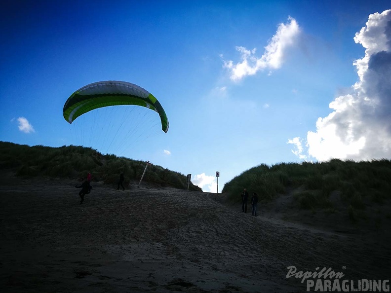 FZ37.17 Zoutelande-Paragliding-337