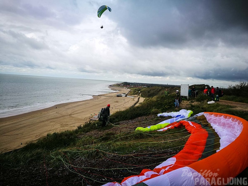 FZ37.17 Zoutelande-Paragliding-391