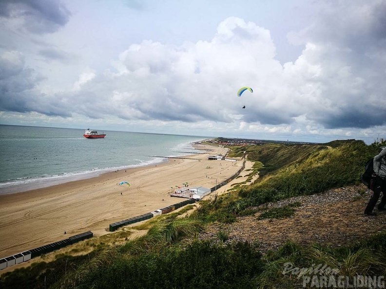 FZ37.17 Zoutelande-Paragliding-423