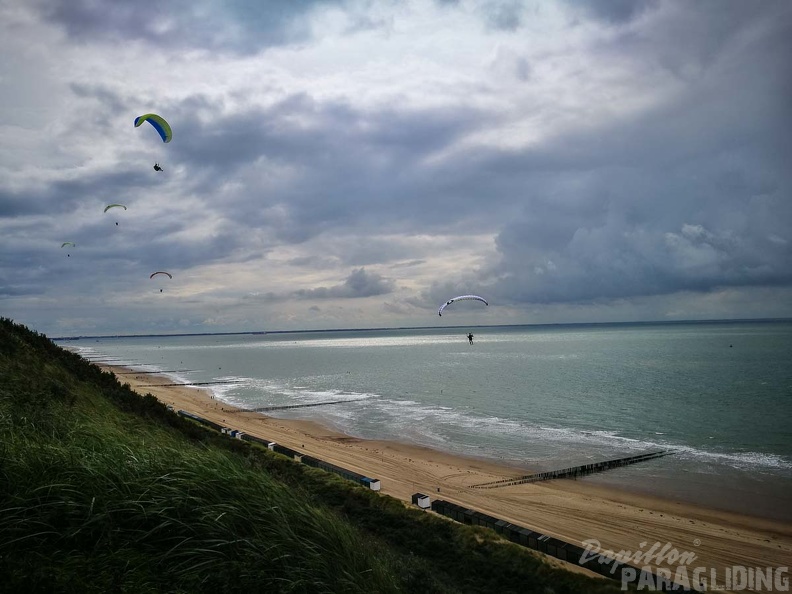 FZ37.17 Zoutelande-Paragliding-432