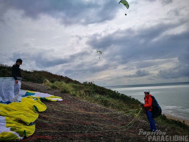 FZ37.17 Zoutelande-Paragliding-438